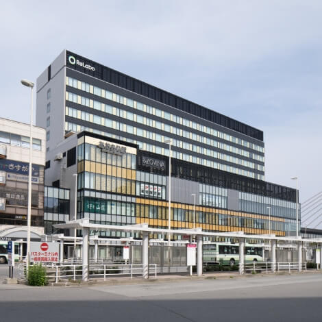 写真:JR青森駅東口ビル